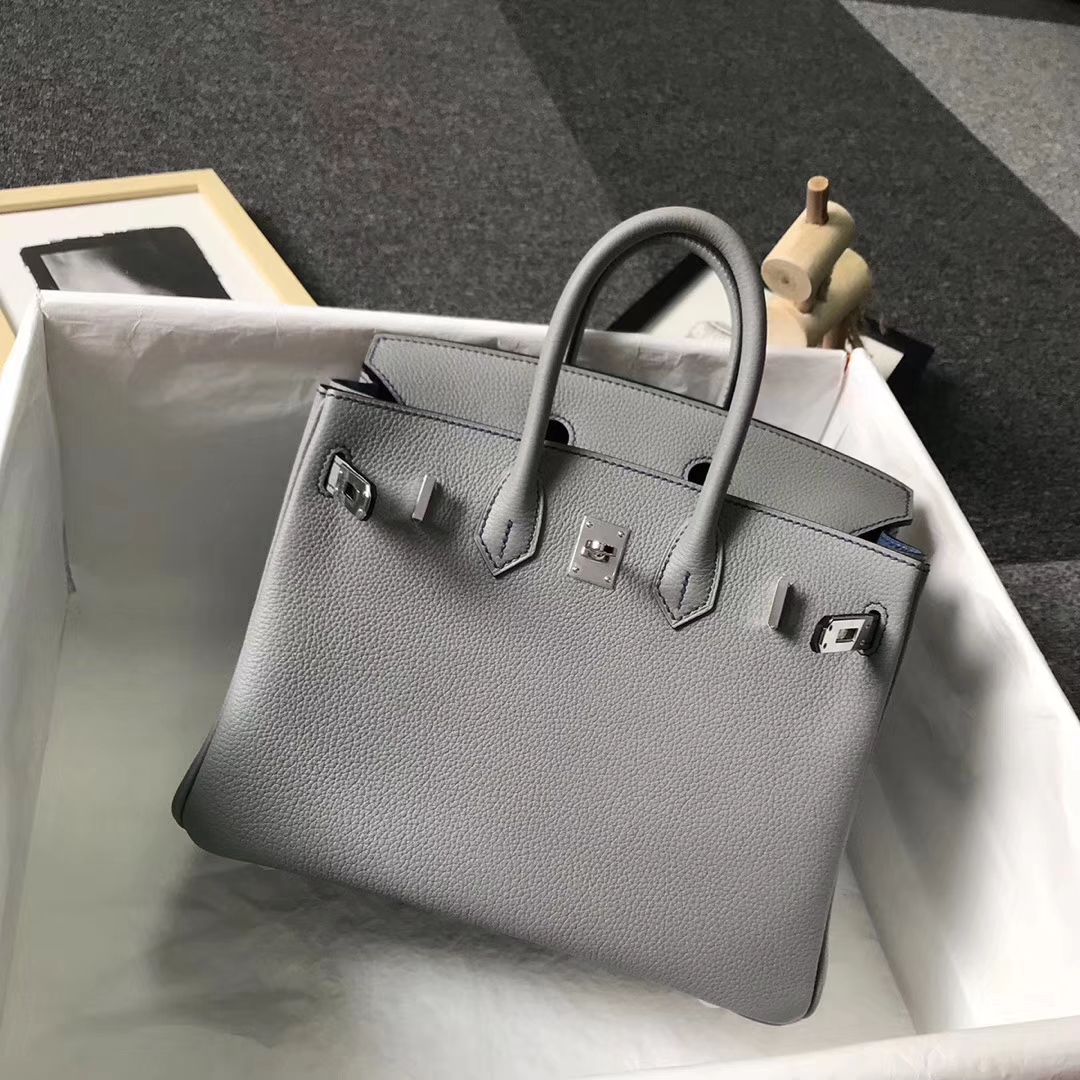 品牌:hermès(爱马仕);类别:birkin 铂金包;颜色:海鸥灰内拼玛瑙蓝